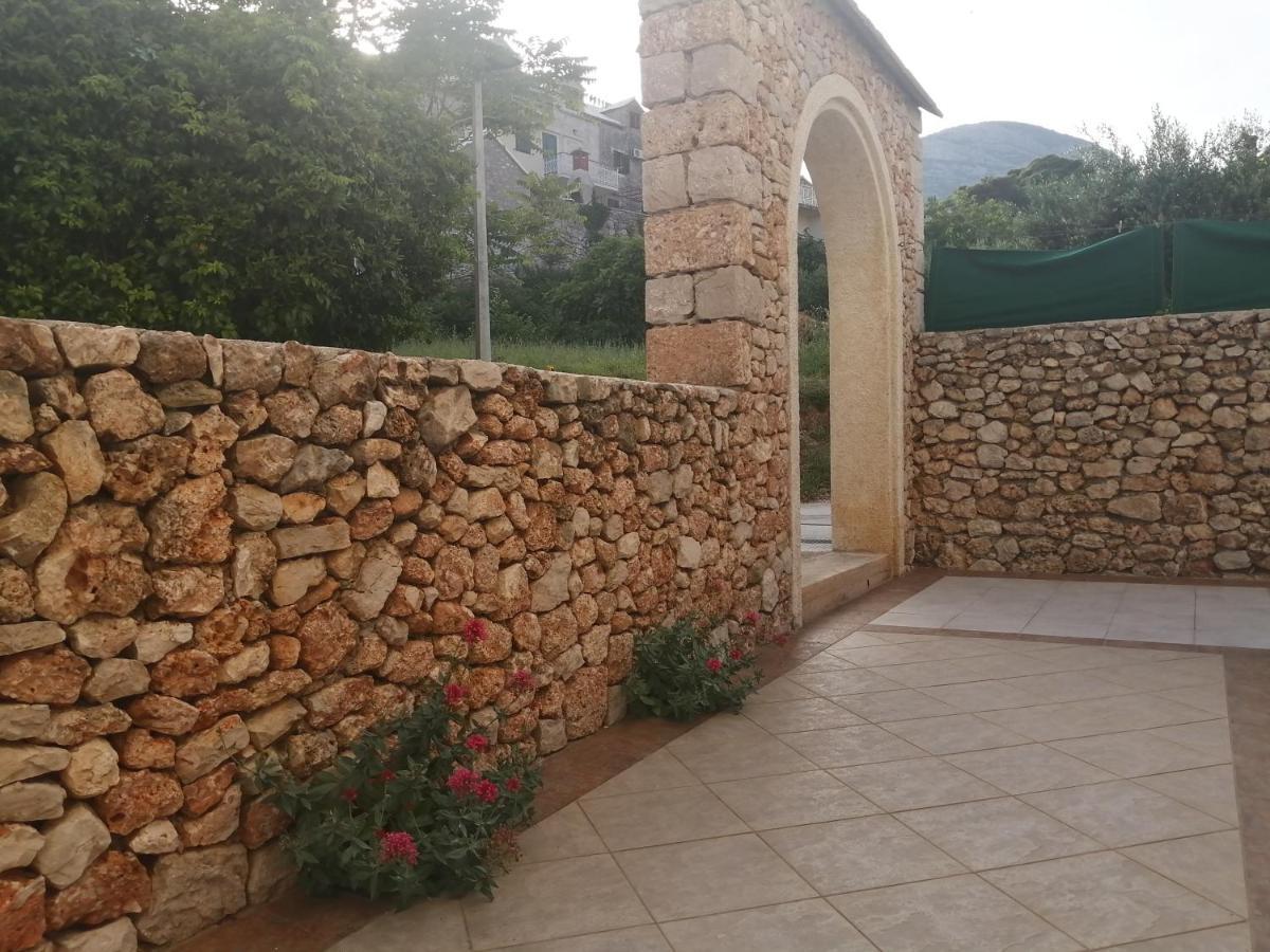 Apartments Borovina Μπολ Εξωτερικό φωτογραφία