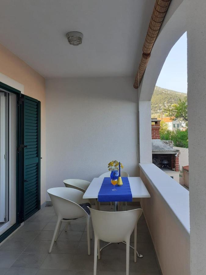 Apartments Borovina Μπολ Εξωτερικό φωτογραφία